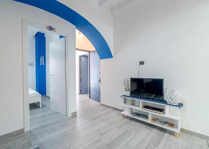 Joy-serenity 9 Mins To The Sea