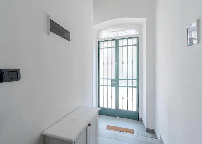 Joy-serenity 9 Mins To The Sea