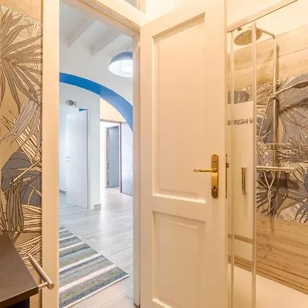 Joy-serenity 9 Mins To The Sea *