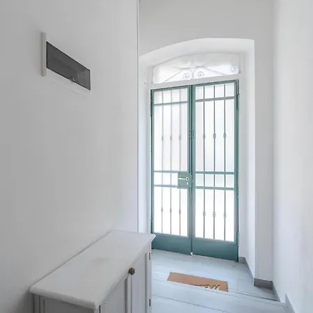 Joy-serenity 9 Mins To The Sea